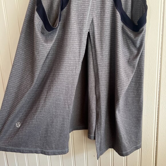 Lulu Lemon-  SIZE 4 - Racerback Tank - Open back - Loose Fit - Slate Gray/Grape - Picture 12 of 12